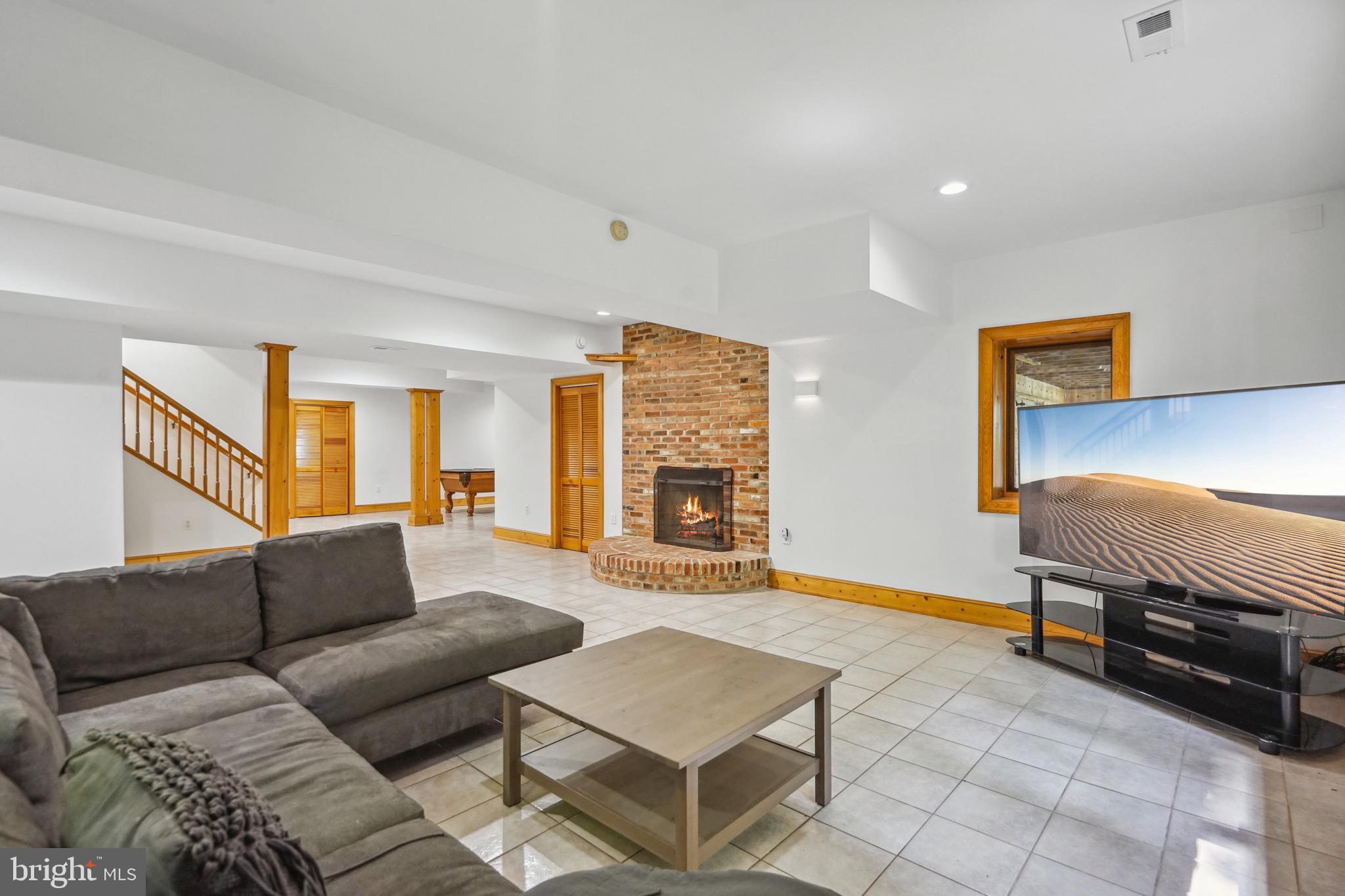 FARMINGTON - Residential