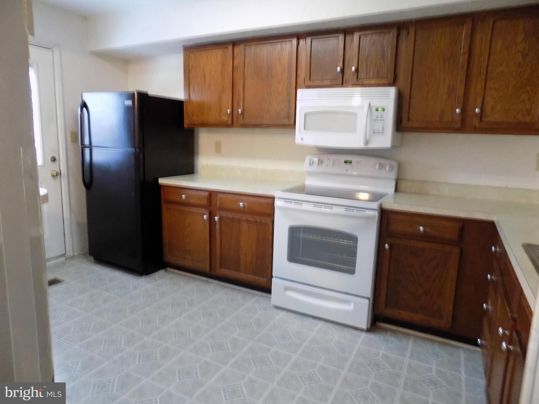 BROADFIELD AT WILTON FARM - Residential Lease