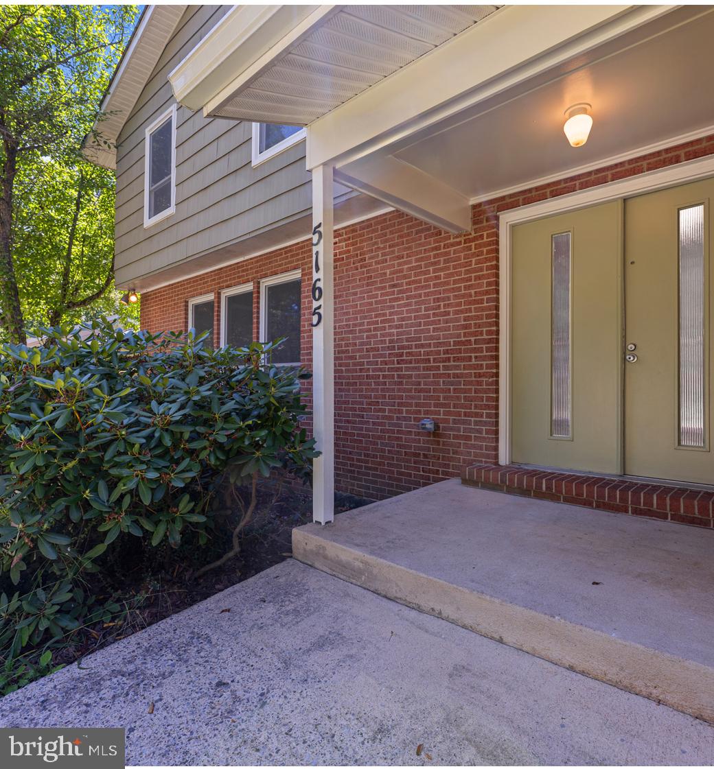 5165 PHANTOM COURT