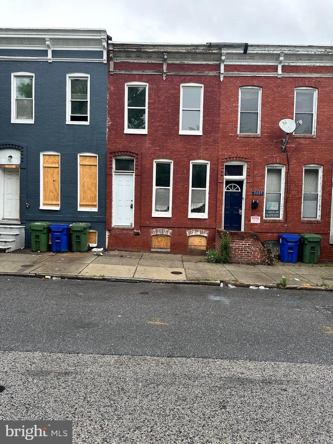 **Investor Special in Baltimore City, 21217**
This gutted property is ready for your vision! Located in the 21217 zip code of Baltimore City, this property comes with up-to-date building permits . The walls have been reinforced, providing a solid foundation for renovation. All of the trash and debris have been removed from the backyard and the roof. Ideal for investors looking to customize and capitalize on a prime location. Don't miss this opportunity to transform this space into something spectacular! Buyer to pay all Closing Costs.
Please bring a ladder; there are no front steps