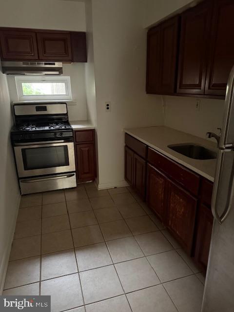 1st floor unit with 2 spacious equal size bedrooms. Recently renovated with Stainless Steel appliances. Hardwood flooring throughout the apartment. Access to a nice backyard. Coin-operated washer/dryer in the basement.
Convenient location near Drexel and other universities. Close to Center City, Philadelphia Zoo, Art Museum, Boathouse Row, and other famous attractions. Grocery stores, cafés, and restaurants nearby. Unlimited public transportation options with 30th Street Station just minutes away and direct access to local bus routes.
Renters are responsible for all utility costs. First, Last, and one-month security deposit required. Pets on a case-by-case basis.