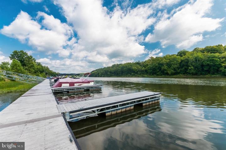 CROSSINGS ON THE POTOMAC - Residential
