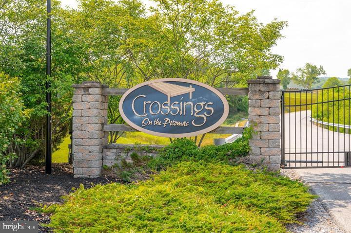 CROSSINGS ON THE POTOMAC - Residential
