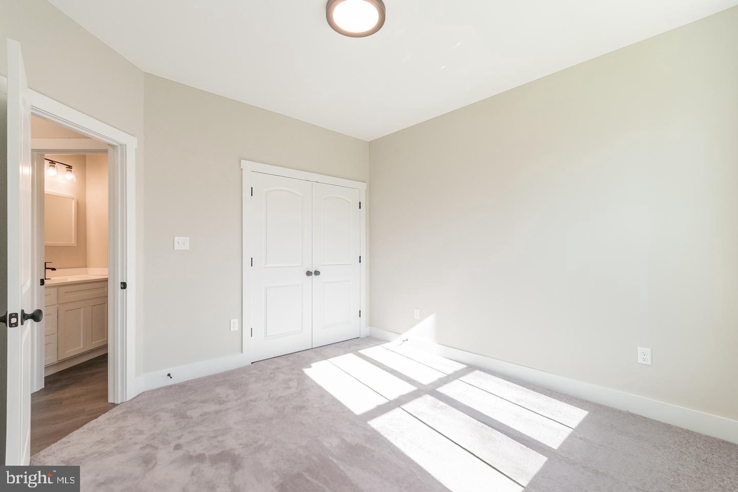 CROSSINGS ON THE POTOMAC - Residential