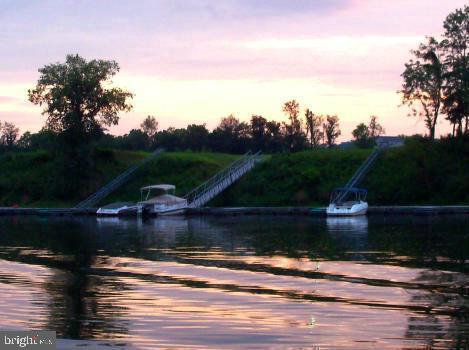 CROSSINGS ON THE POTOMAC - Residential