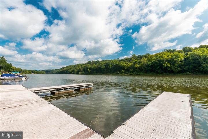 CROSSINGS ON THE POTOMAC - Residential