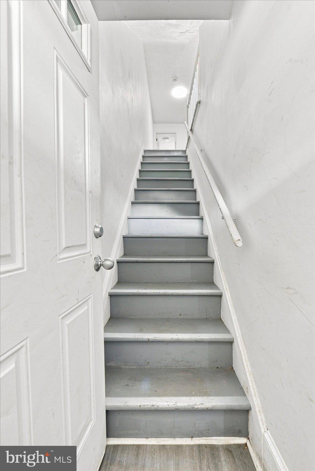 162 ROSEMONT AVENUE 2