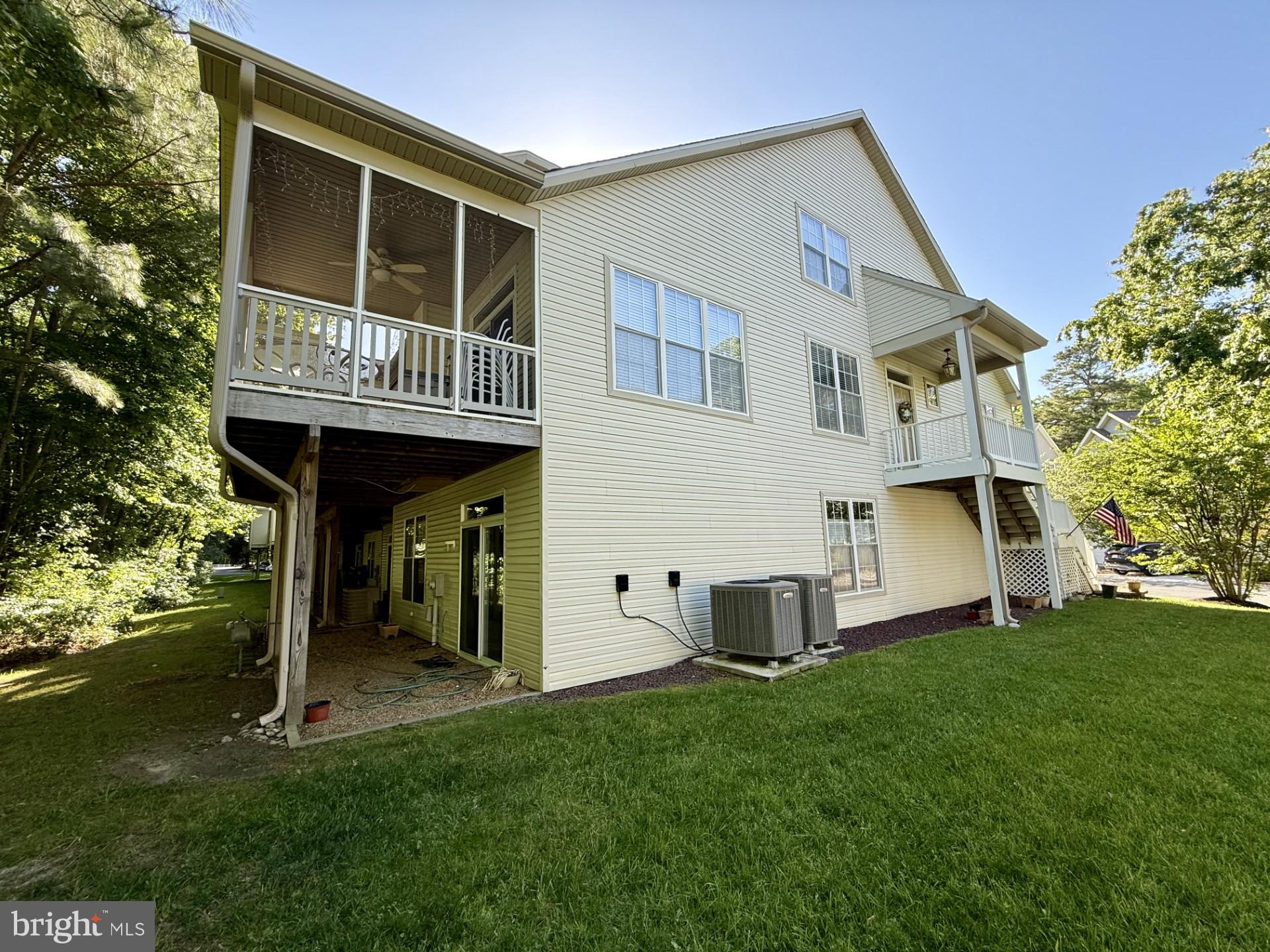 114 HINGHAM LANE 21