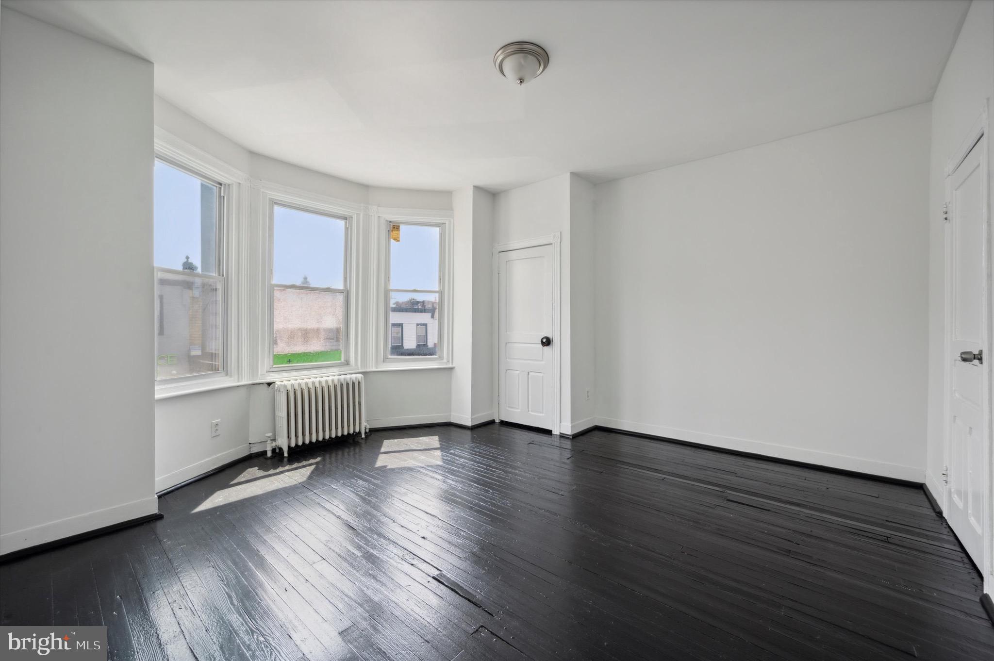 Welcome to 2914 N 22nd St, Philadelphia, PA! This beautifully renovated 3-bedroom, 1-bath apartment is ideally located along the vibrant 22nd Street corridor in the Allegheny West neighborhood. Perfectly blending modern updates with spacious living, this unit offers a fantastic opportunity to live in a thriving community.
Key Features:
Fully Renovated: Recently updated to offer a fresh, modern space with sleek finishes throughout.
Brand-New Kitchen Appliances: New appliances are on the way to complement this stylish unit, ensuring convenience and functionality.
Spacious Layout: Three generously sized bedrooms offer plenty of room for relaxation, work, and play, making this an ideal space for families or roommates.
Move-In Ready: This unit is ready for immediate occupancy, offering style and convenience in one of Philadelphia’s most dynamic neighborhoods.