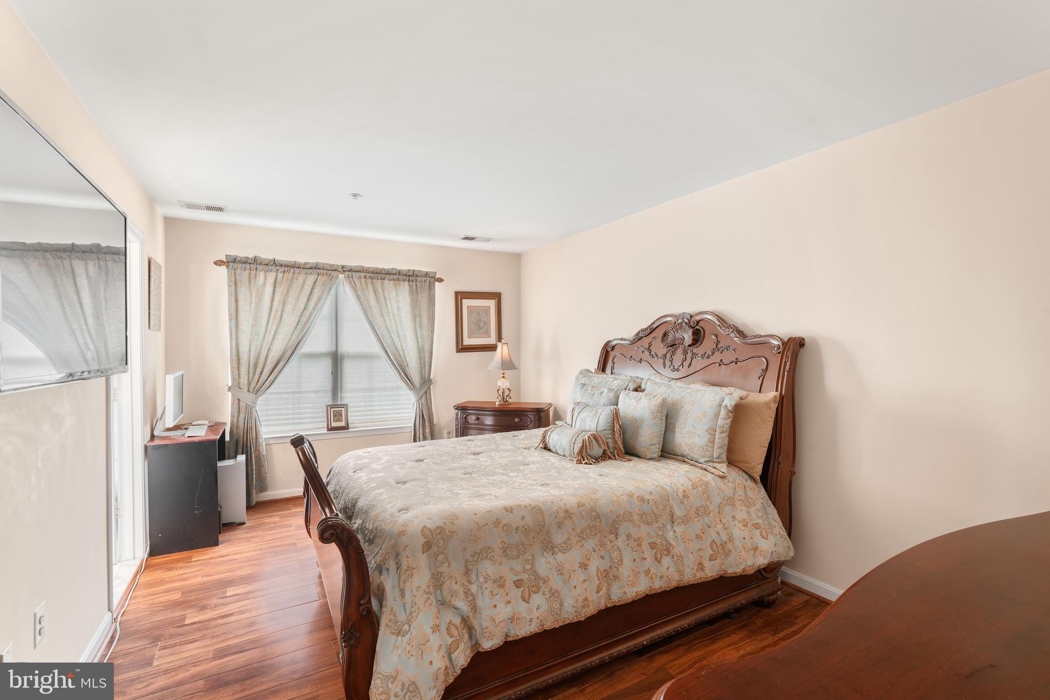 ASPEN WOODS - Residential