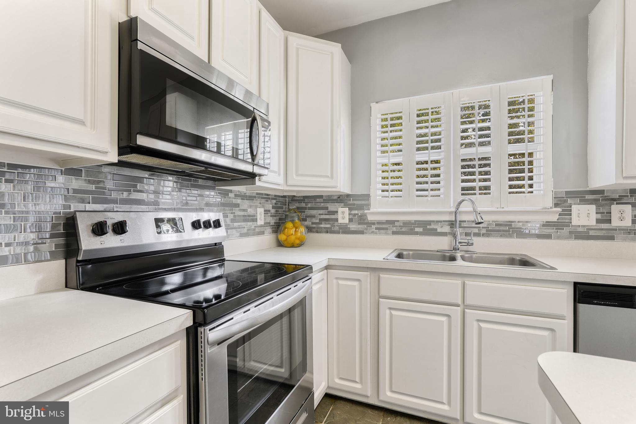 ASPEN WOODS - Residential