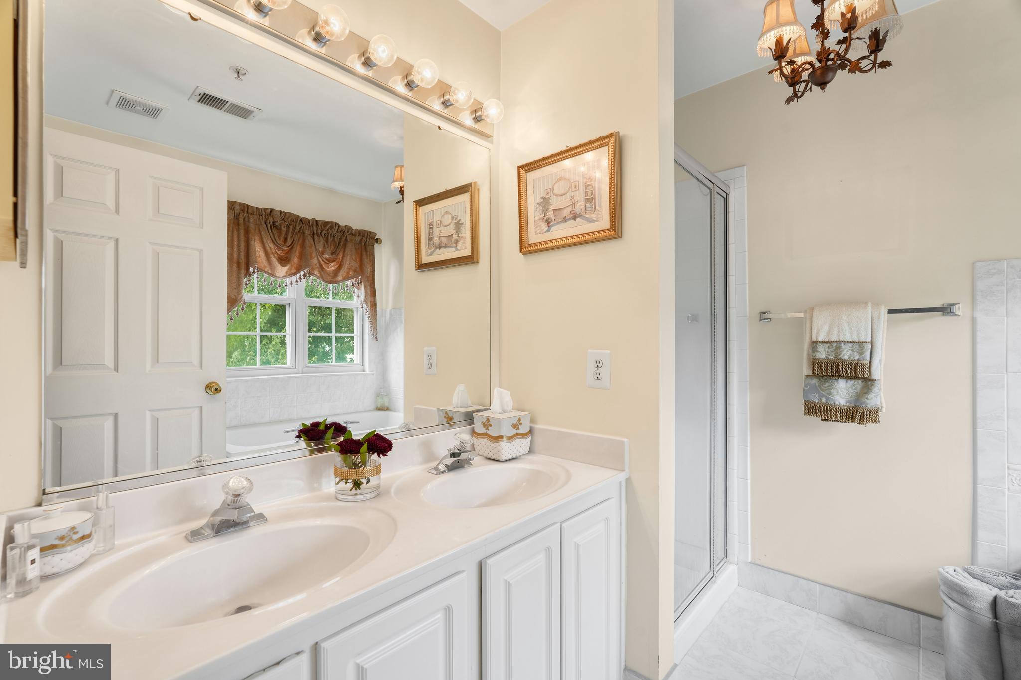 ASPEN WOODS - Residential