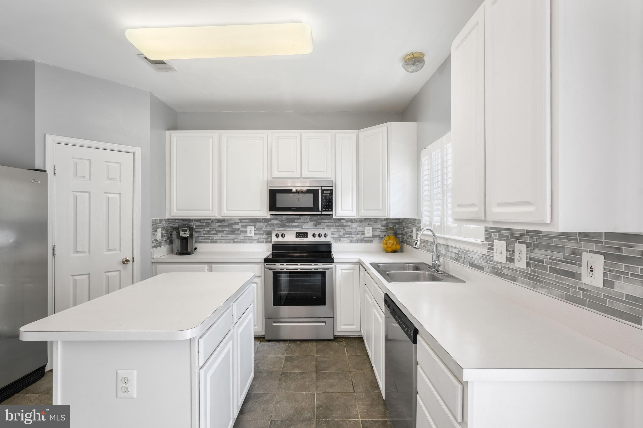 ASPEN WOODS - Residential