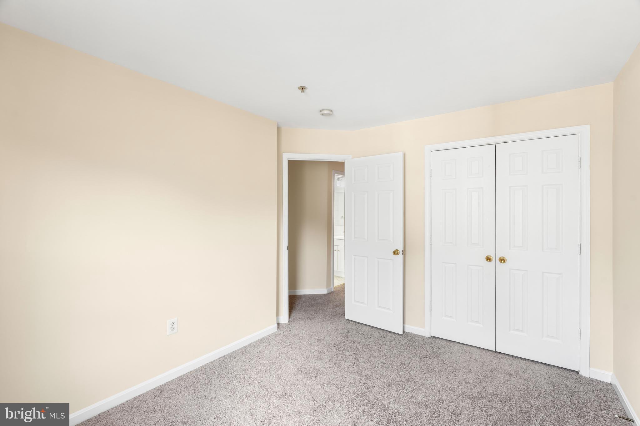 ASPEN WOODS - Residential