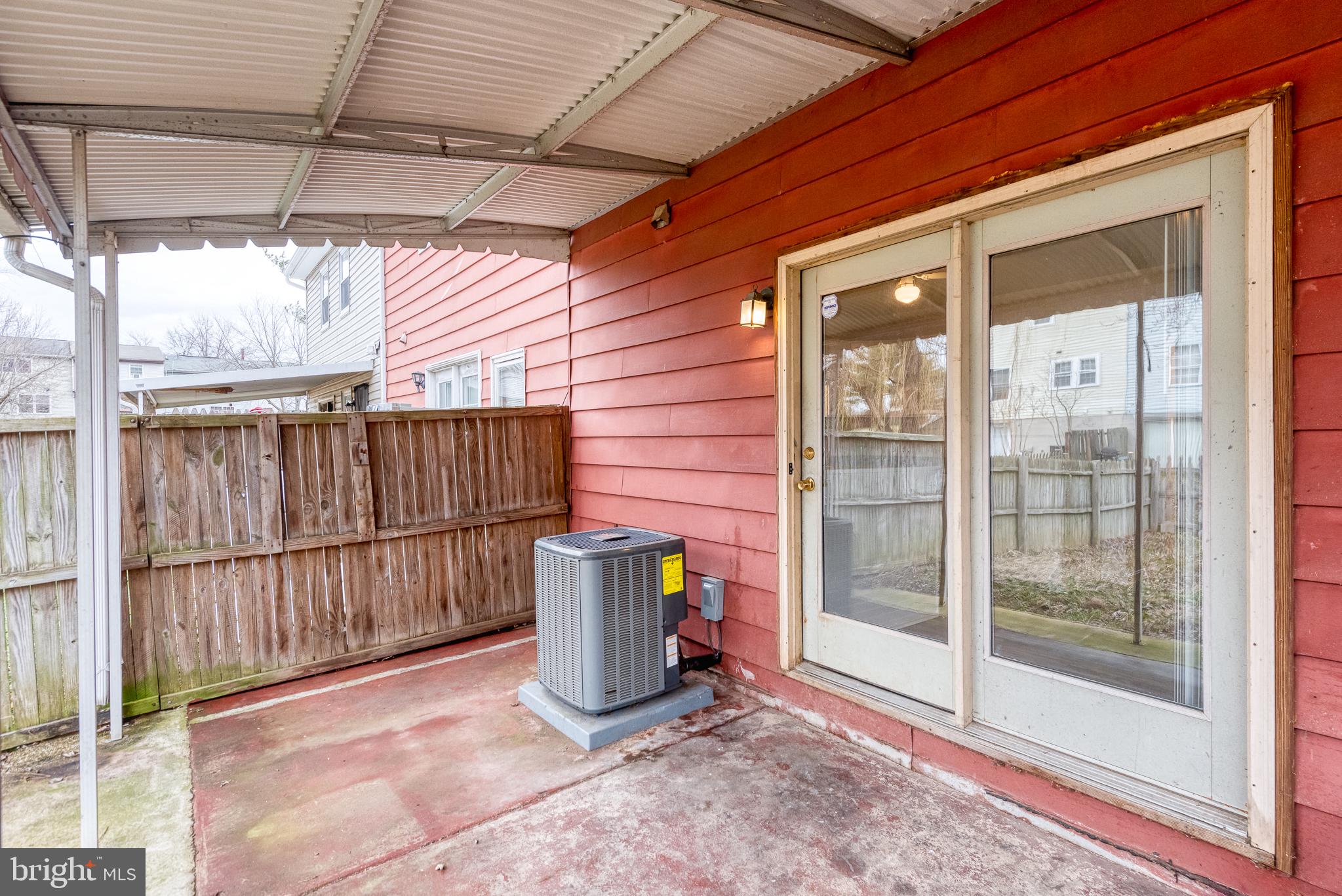 HARFORD SQUARE - Residential Lease