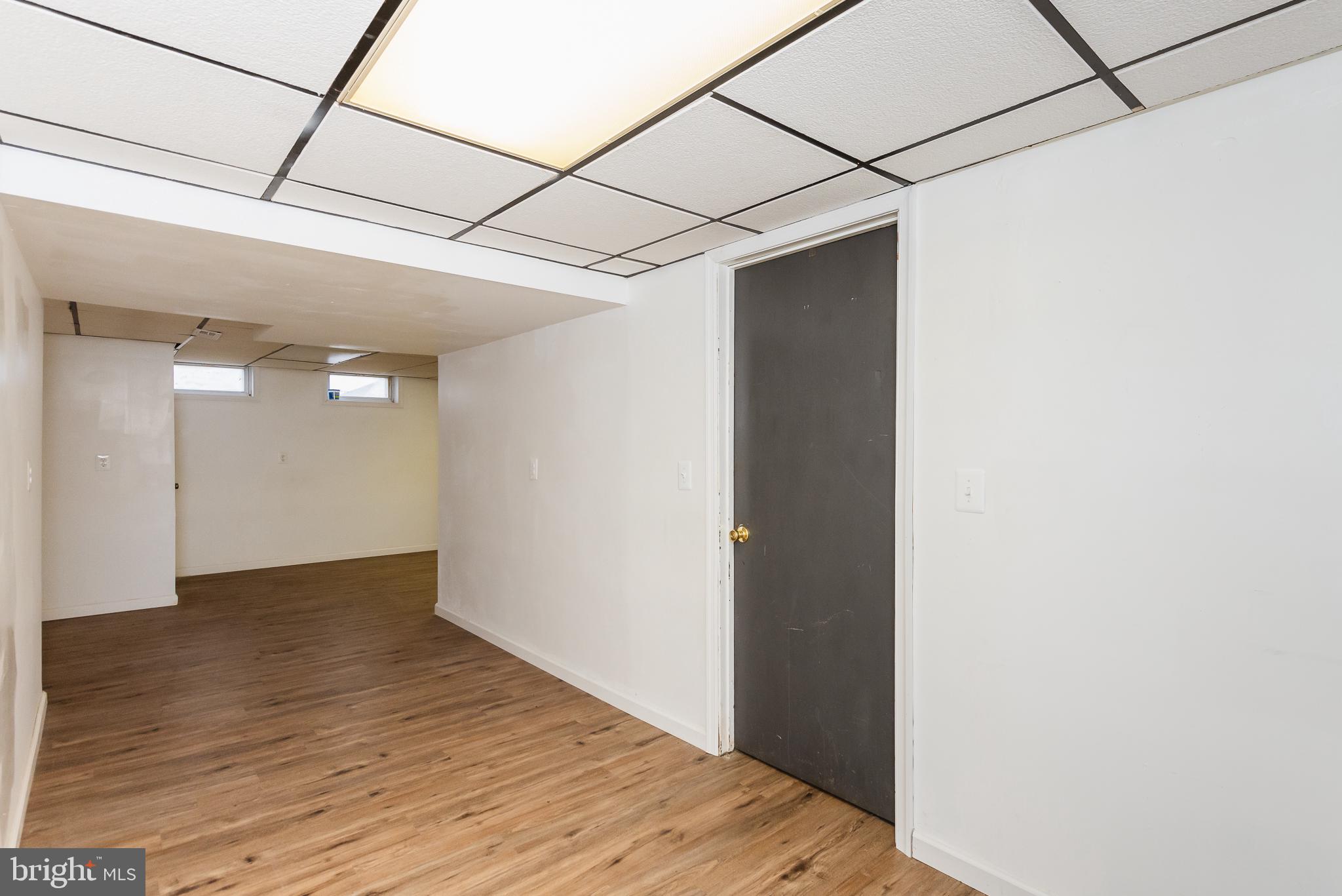 HARFORD SQUARE - Residential Lease