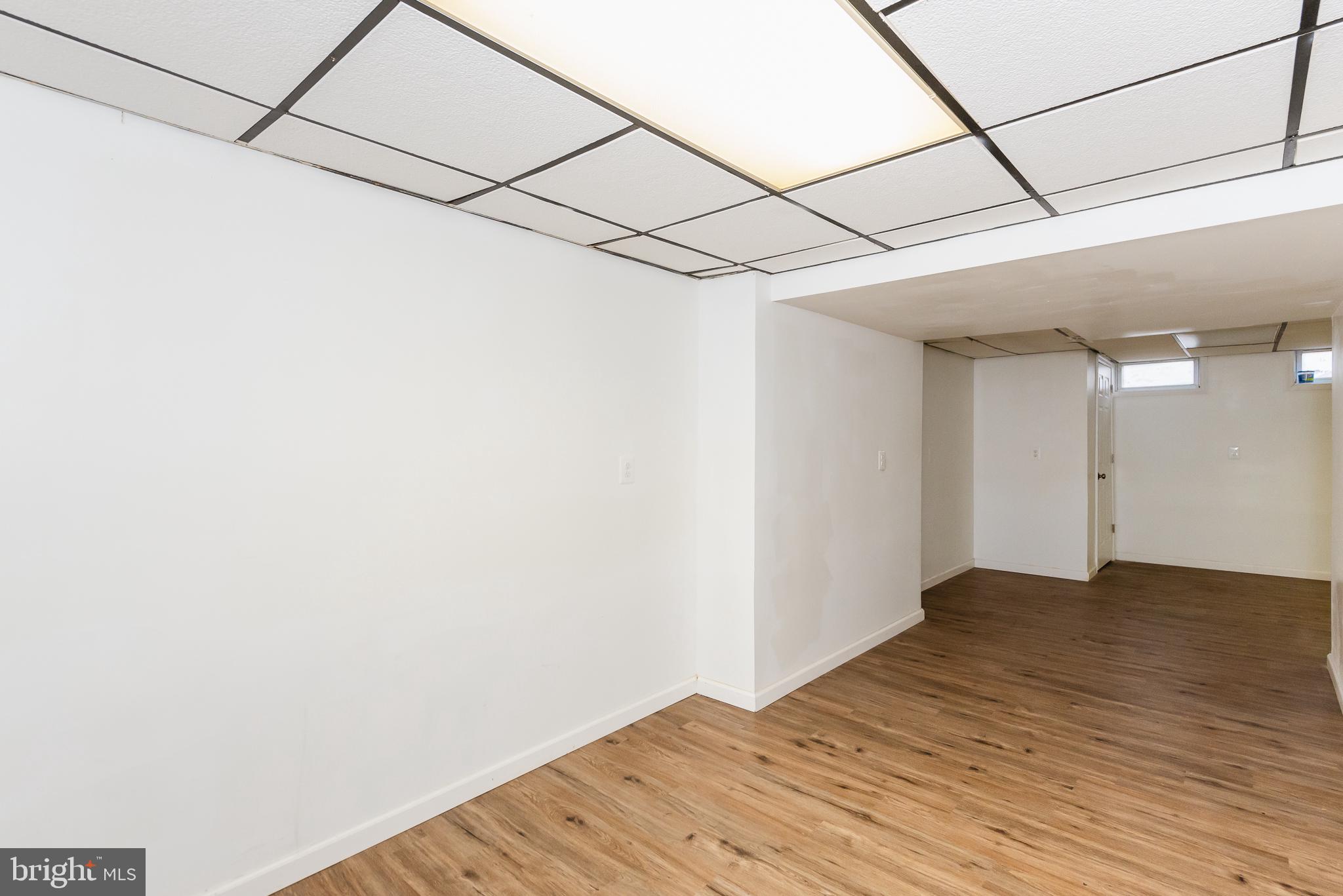 HARFORD SQUARE - Residential Lease