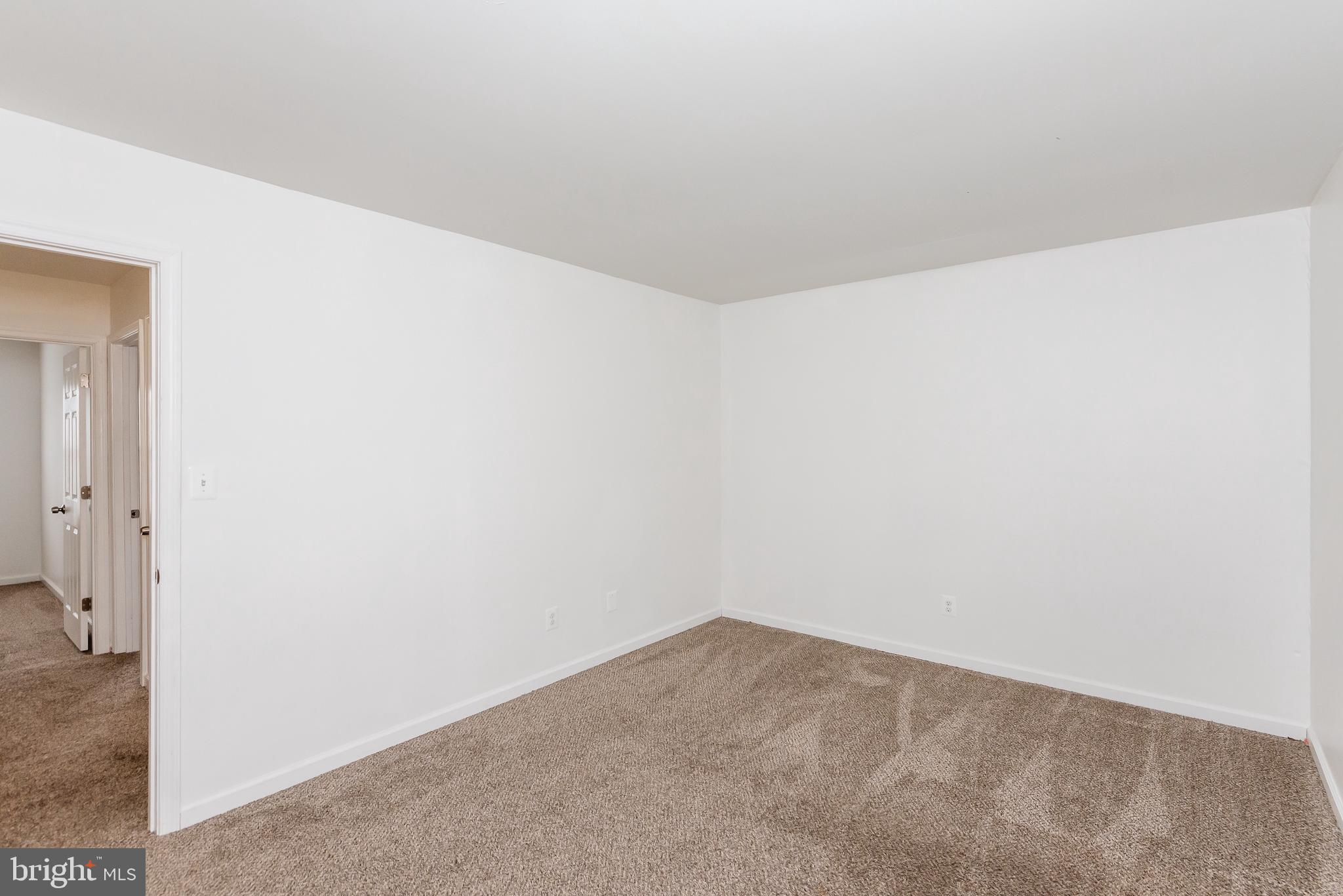 HARFORD SQUARE - Residential Lease