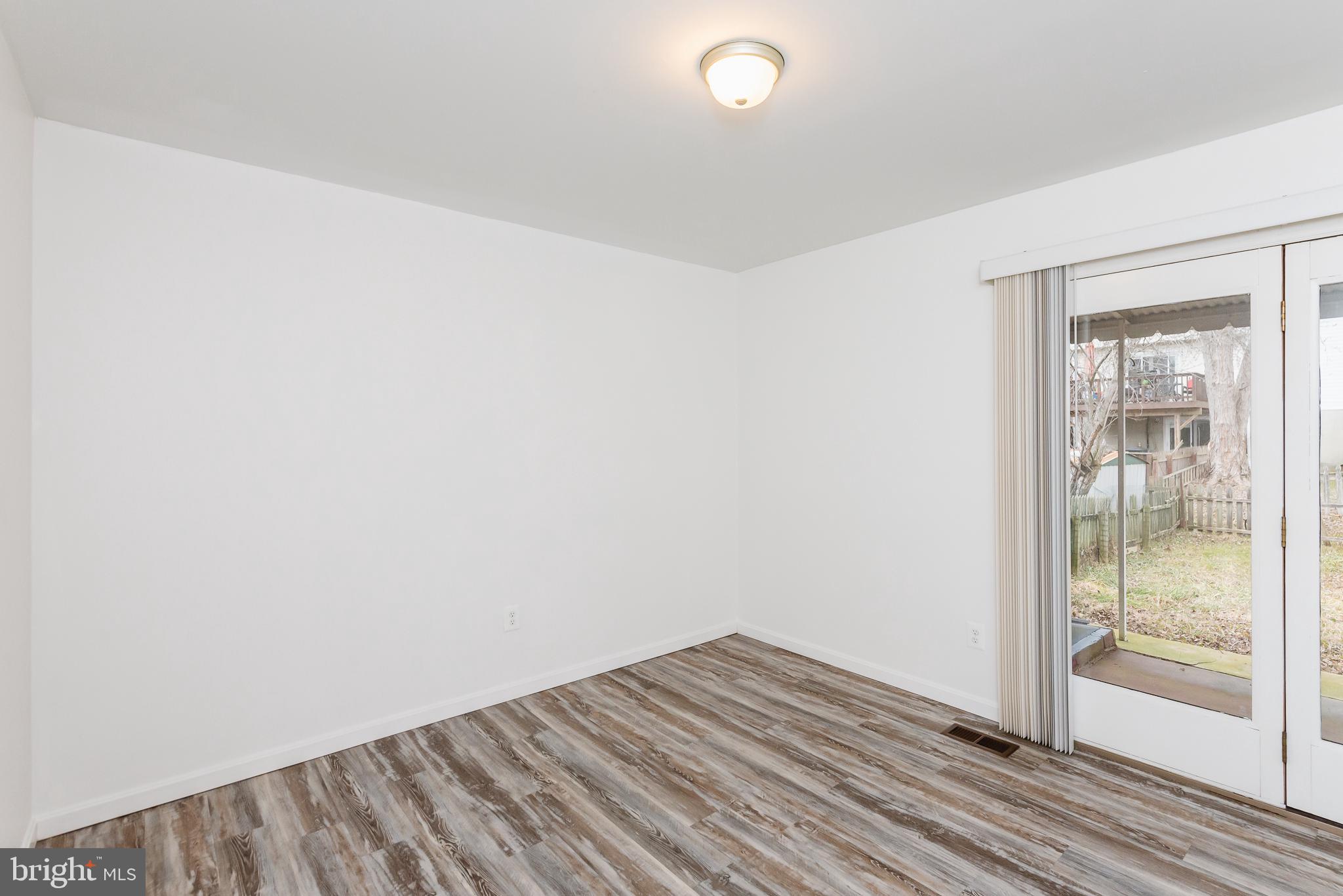 HARFORD SQUARE - Residential Lease