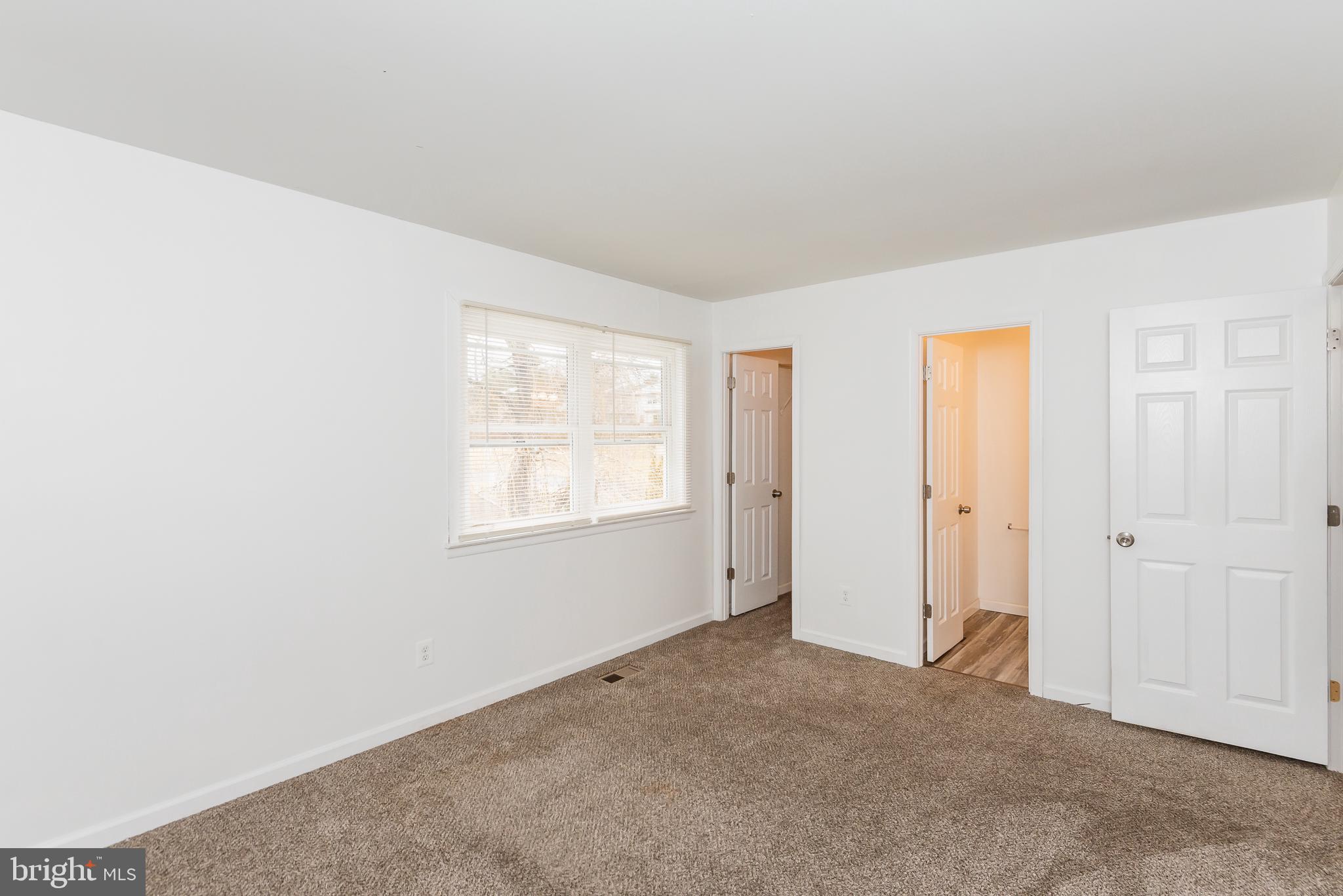 HARFORD SQUARE - Residential Lease