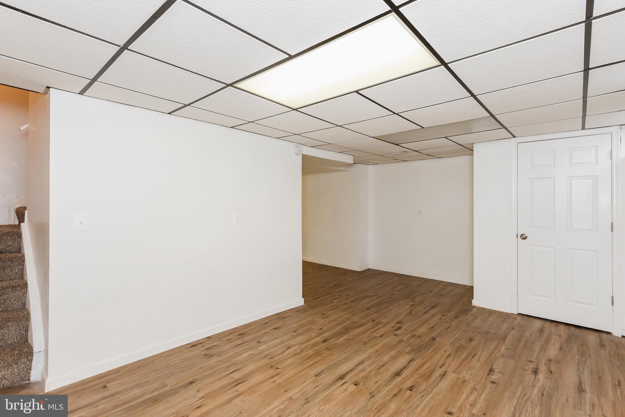 HARFORD SQUARE - Residential Lease