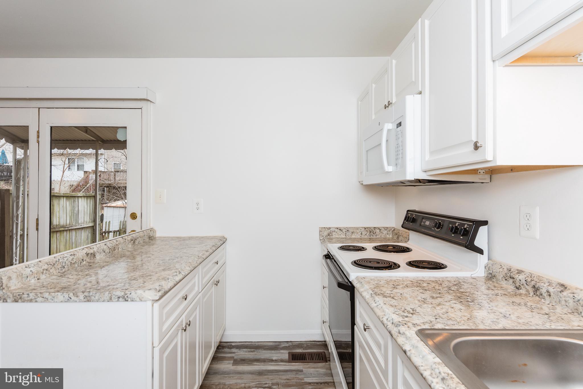 HARFORD SQUARE - Residential Lease