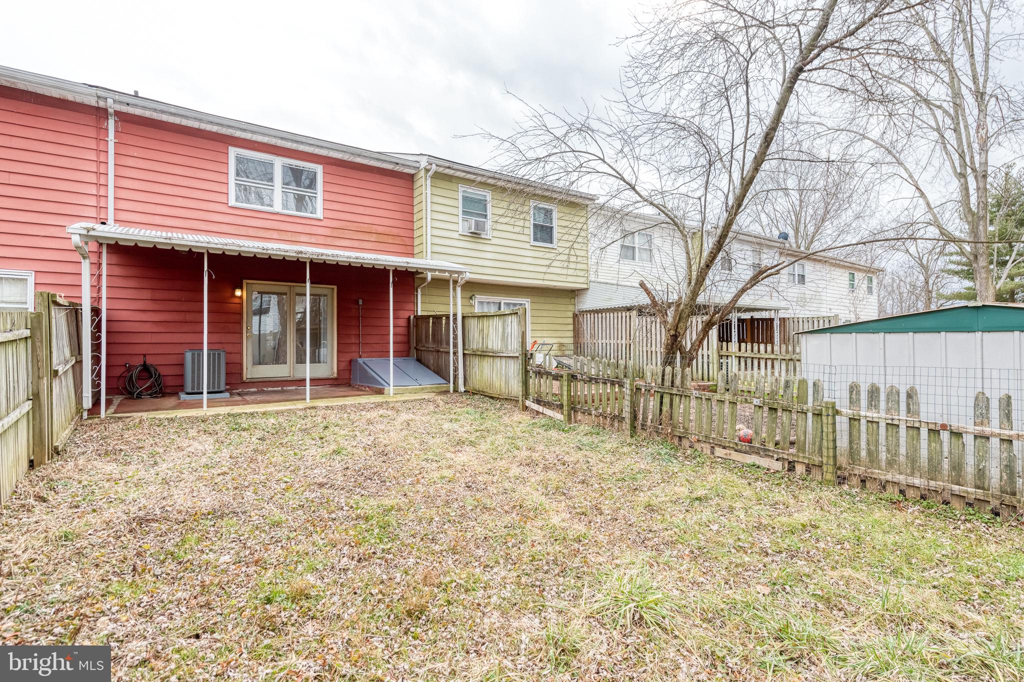 HARFORD SQUARE - Residential Lease