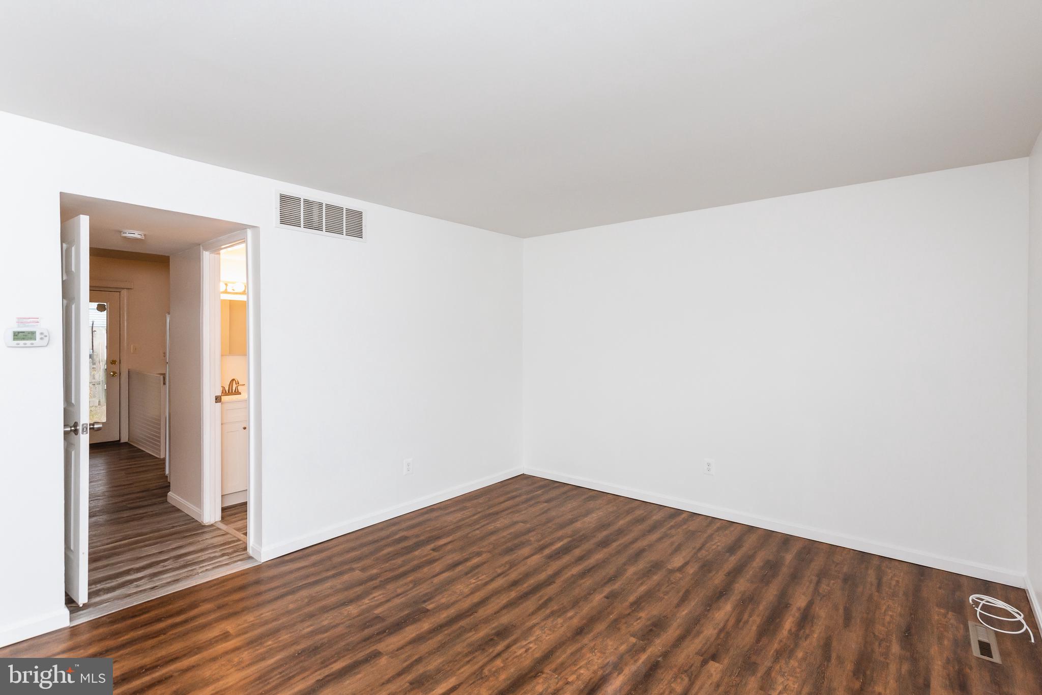 HARFORD SQUARE - Residential Lease