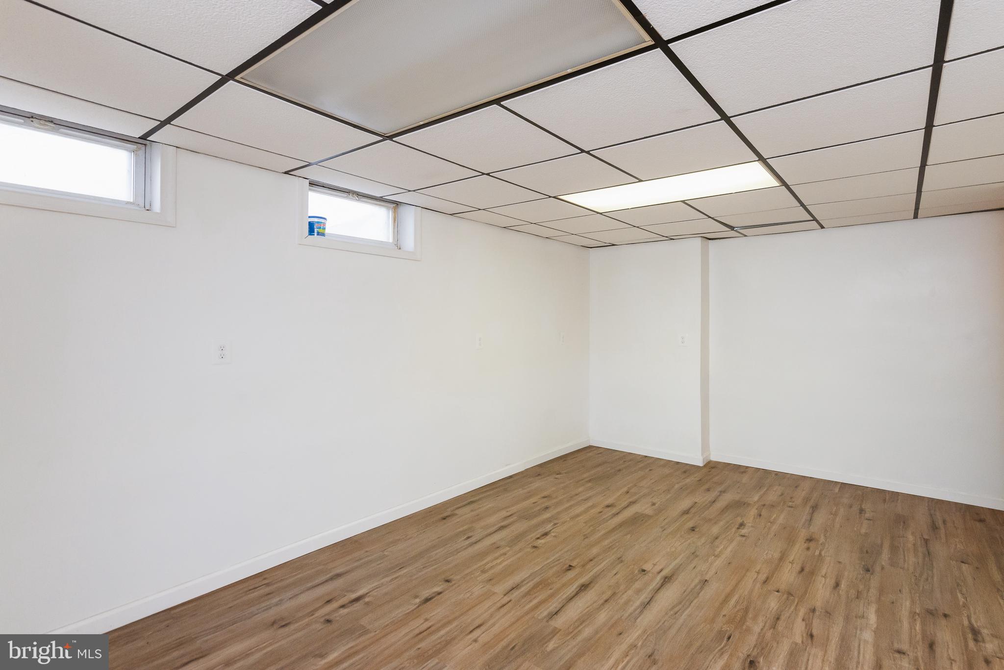 HARFORD SQUARE - Residential Lease