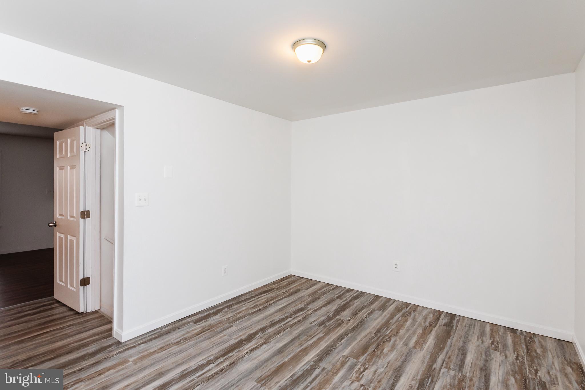 HARFORD SQUARE - Residential Lease