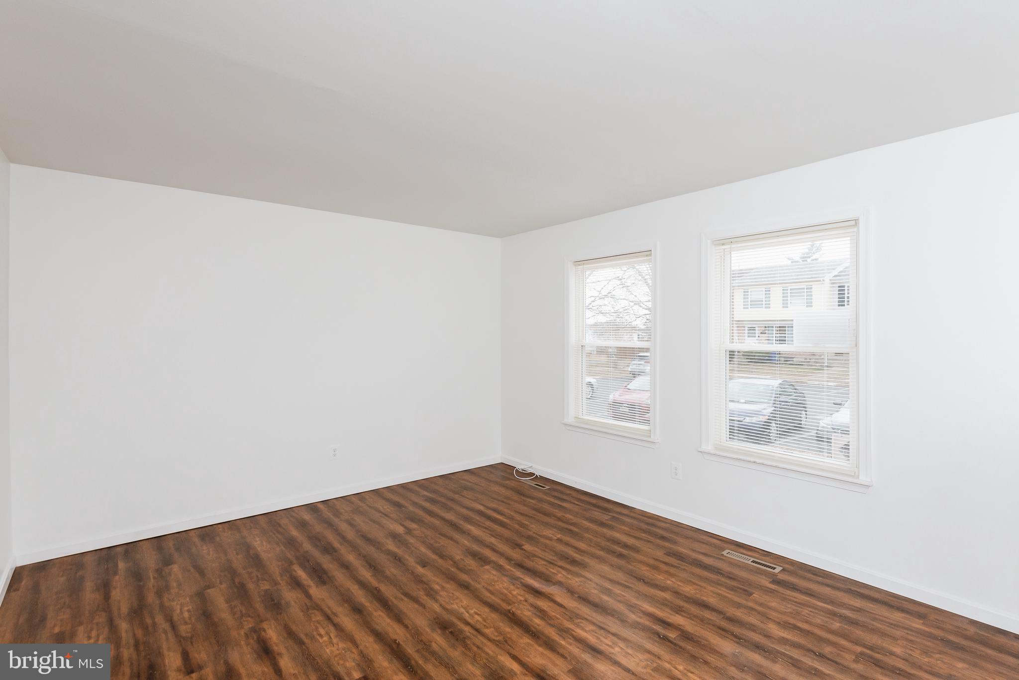 HARFORD SQUARE - Residential Lease