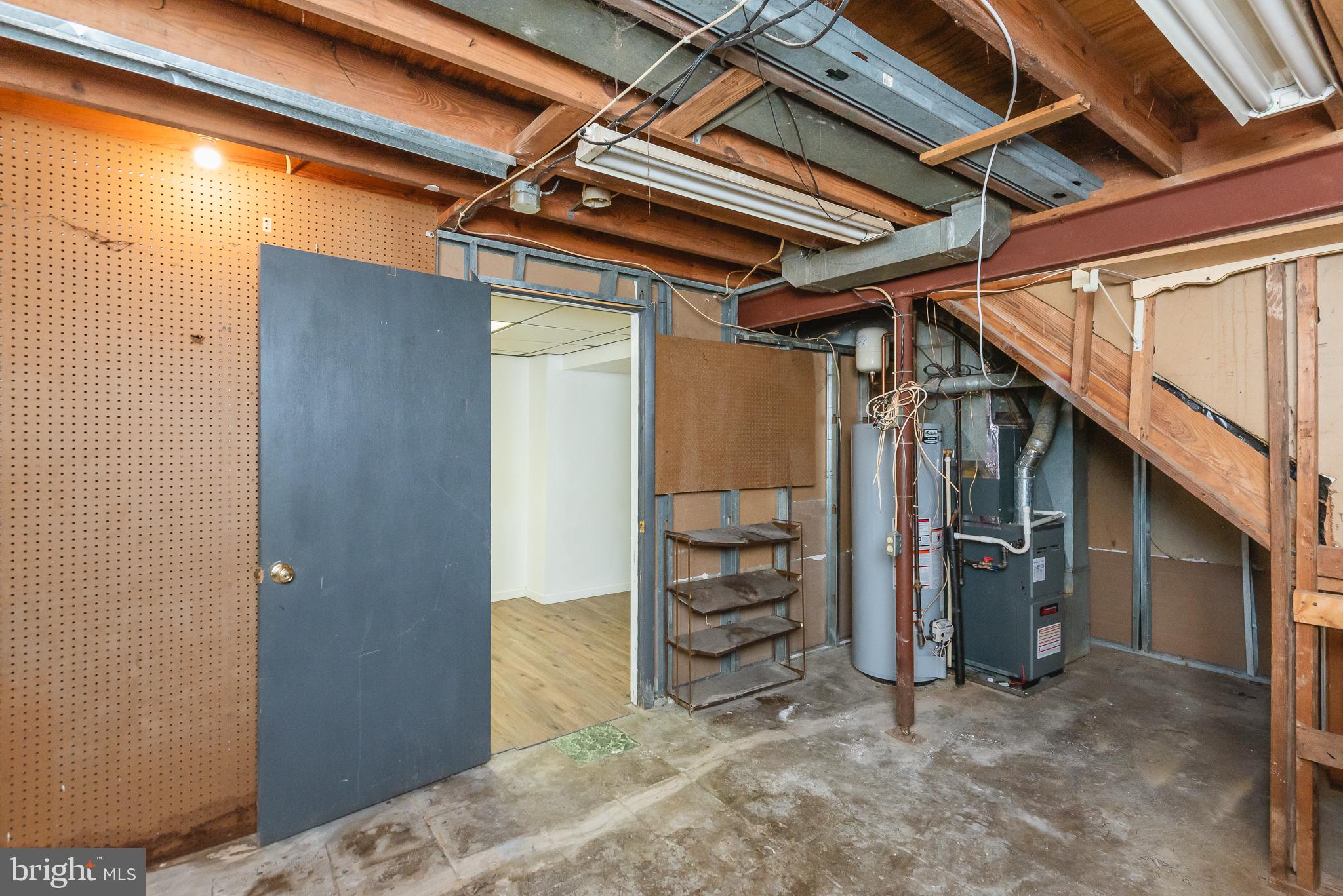 HARFORD SQUARE - Residential Lease