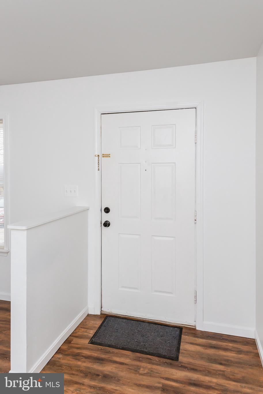 HARFORD SQUARE - Residential Lease