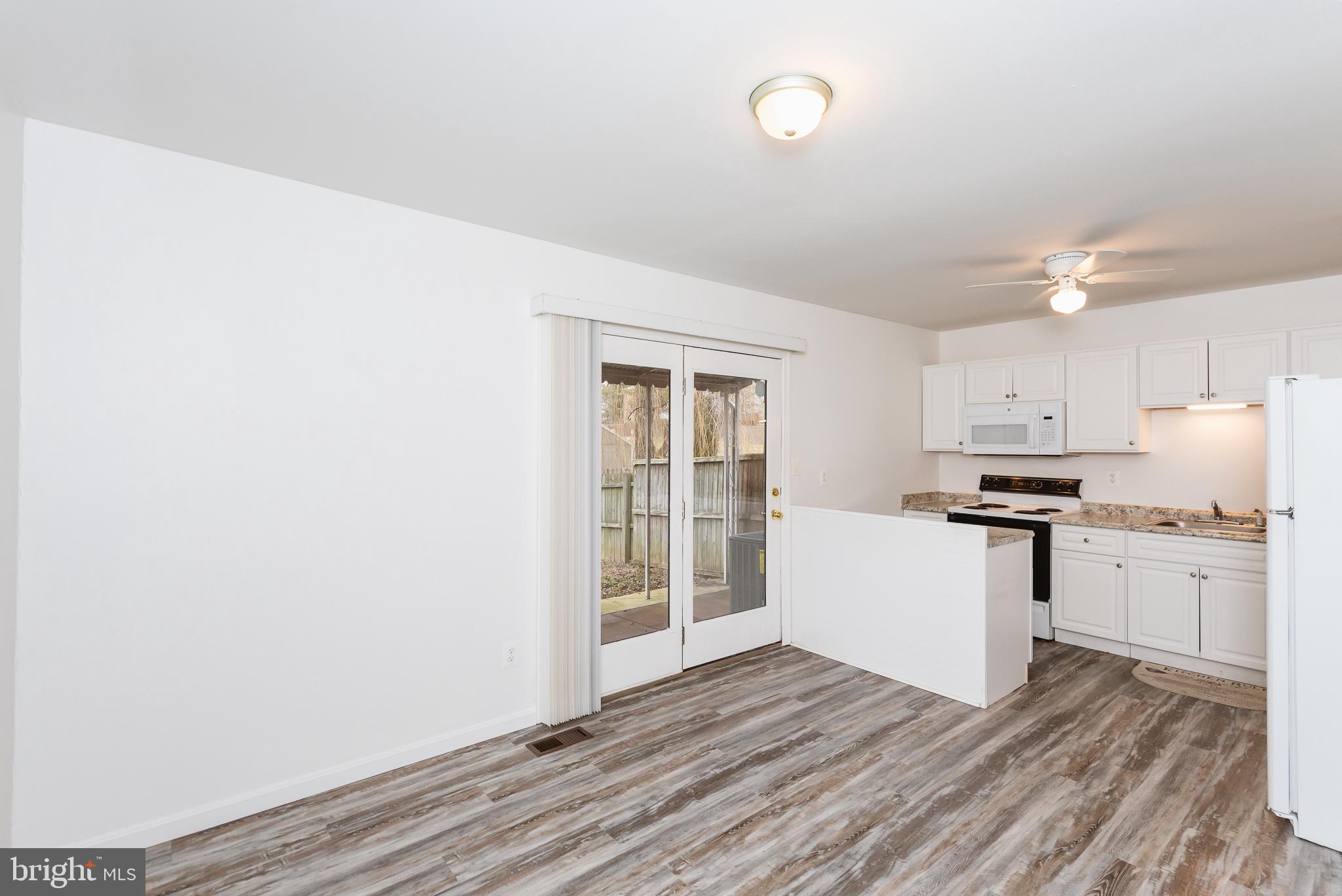 HARFORD SQUARE - Residential Lease