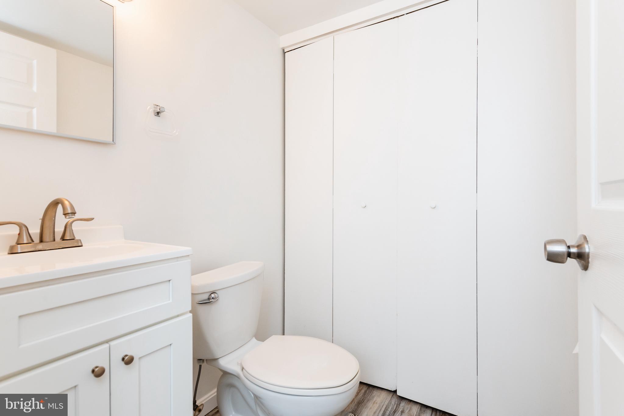 HARFORD SQUARE - Residential Lease