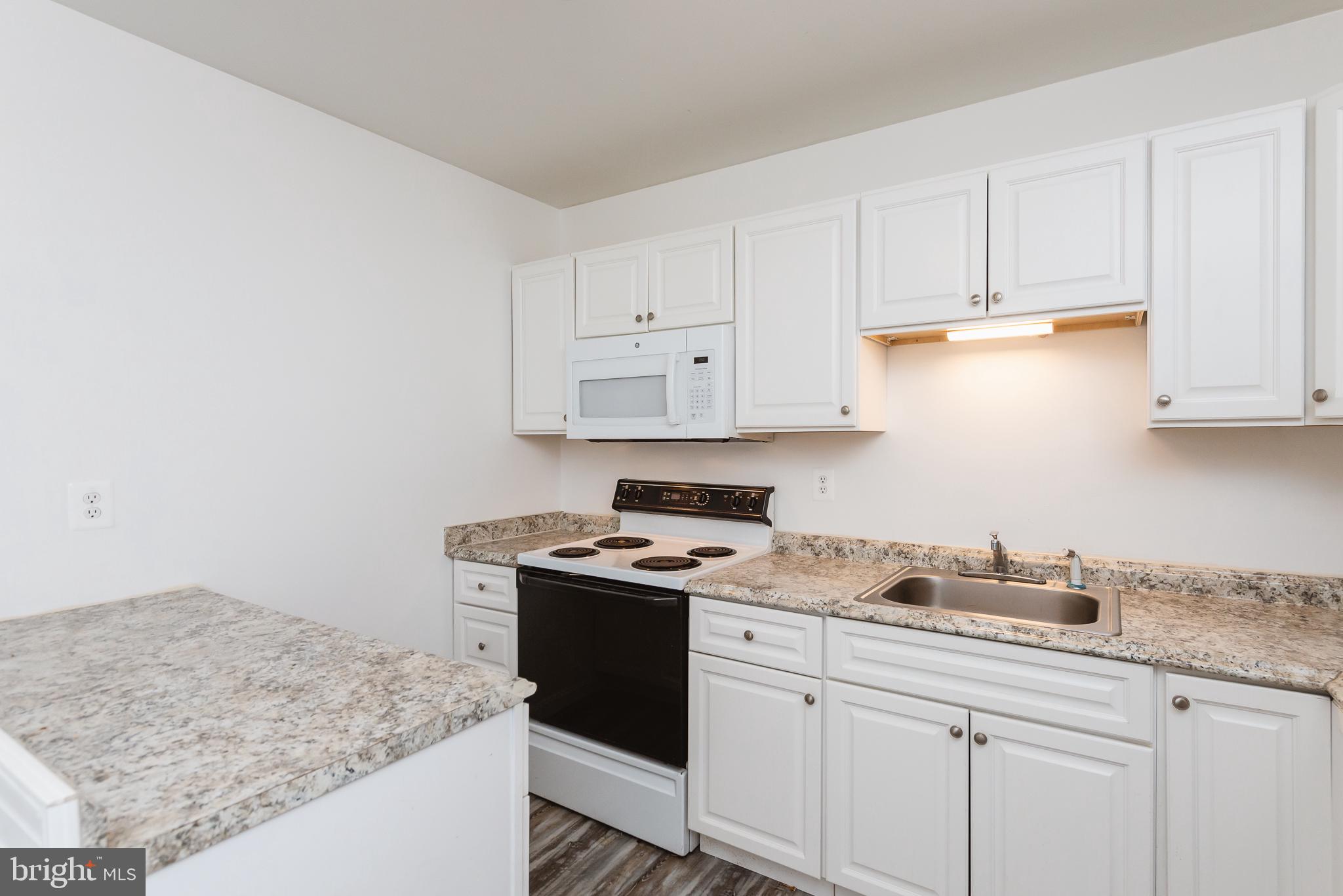 HARFORD SQUARE - Residential Lease