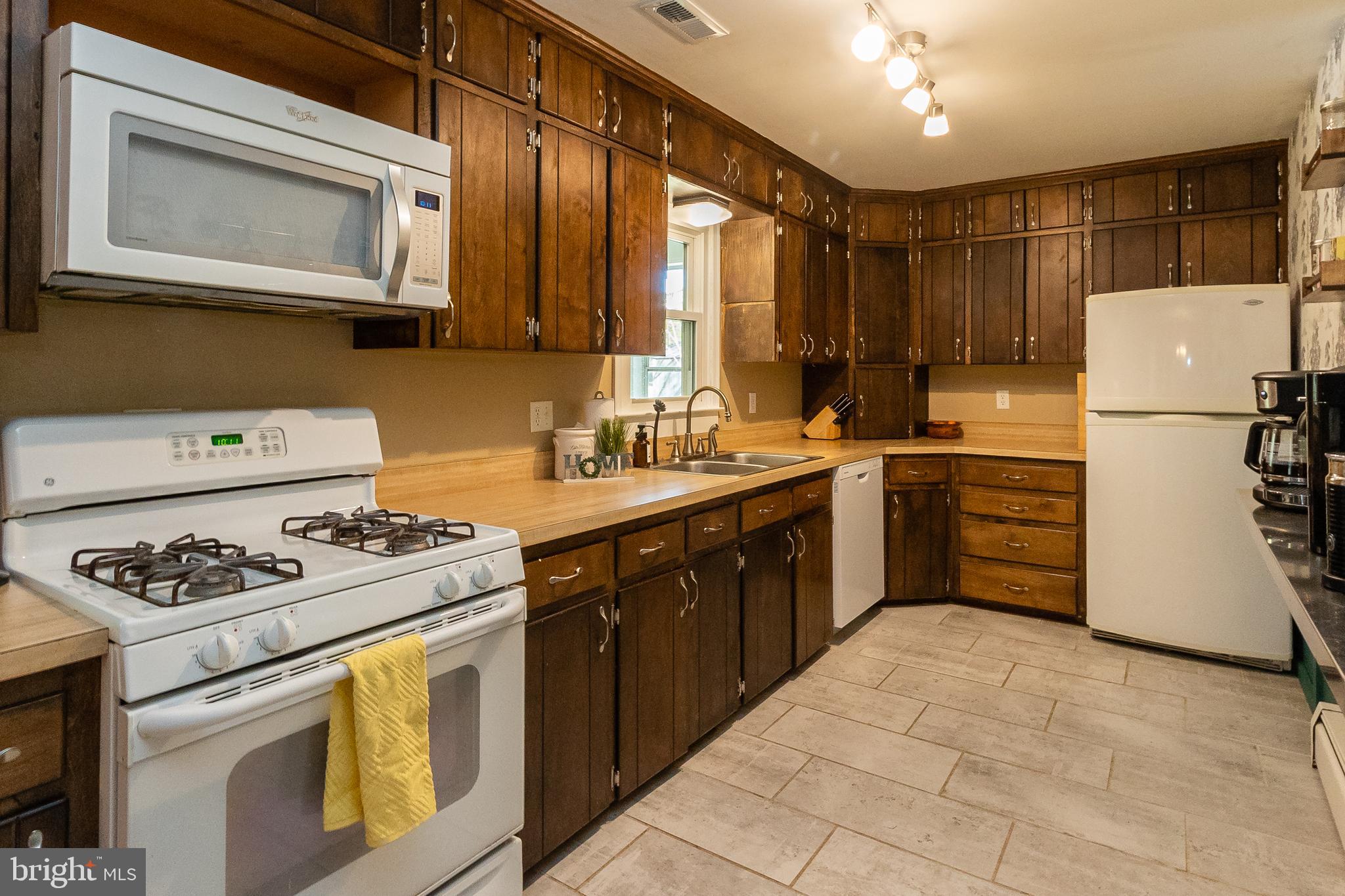 SCOTCH POINT - Residential