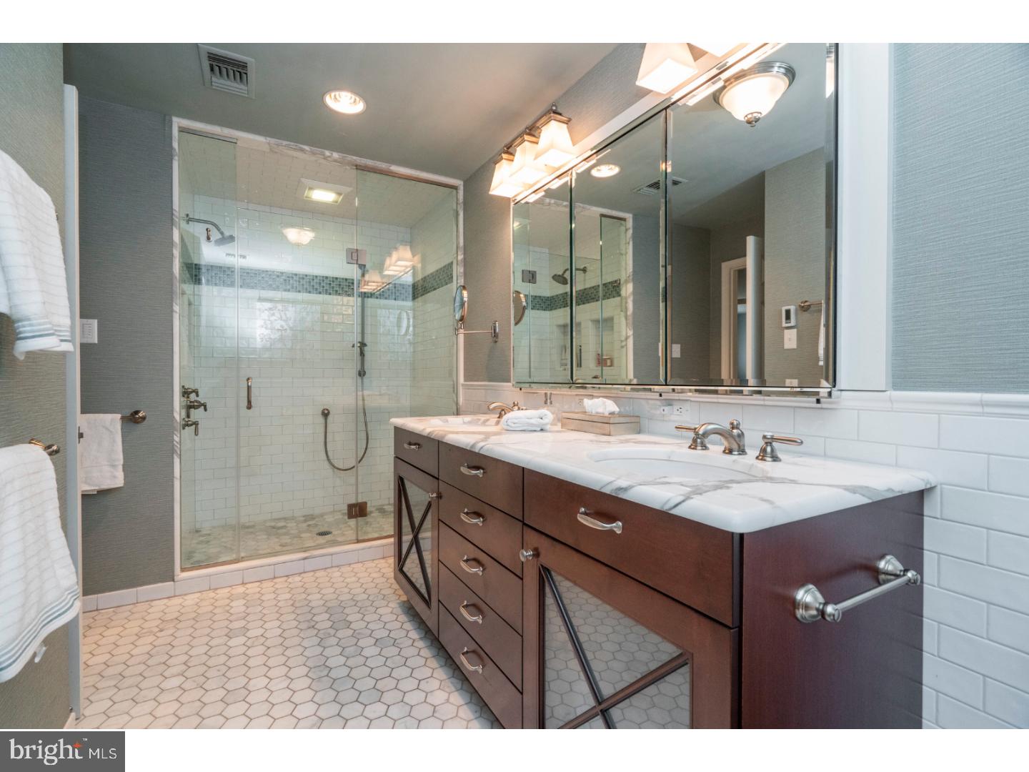 CHESTNUT HILL - Residential