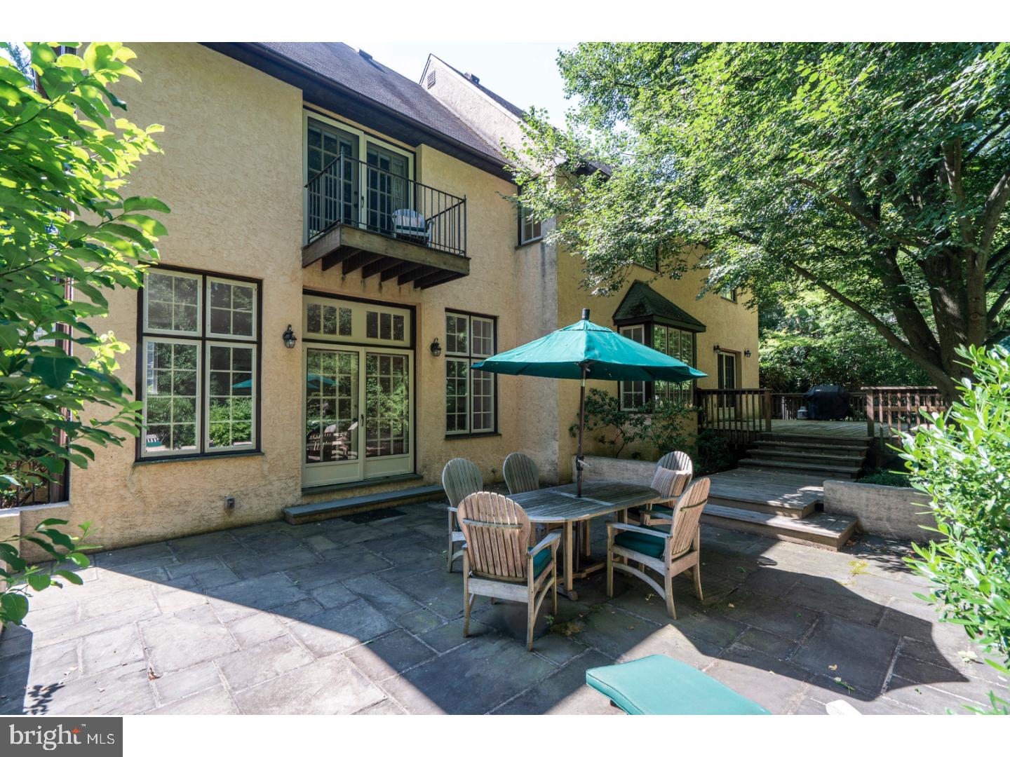 CHESTNUT HILL - Residential