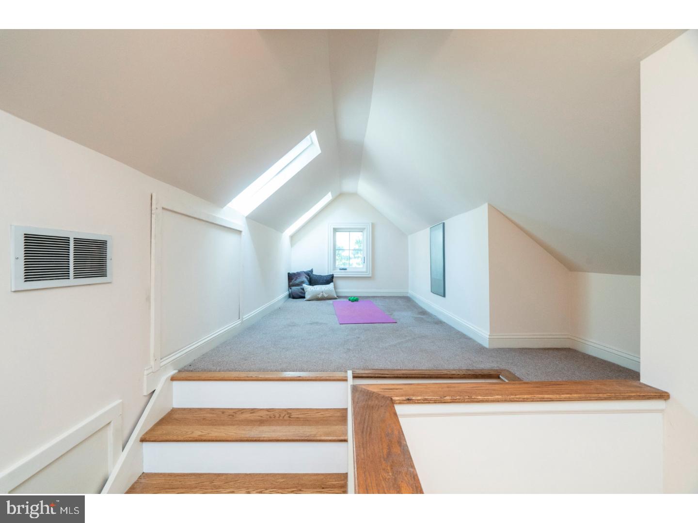 CHESTNUT HILL - Residential