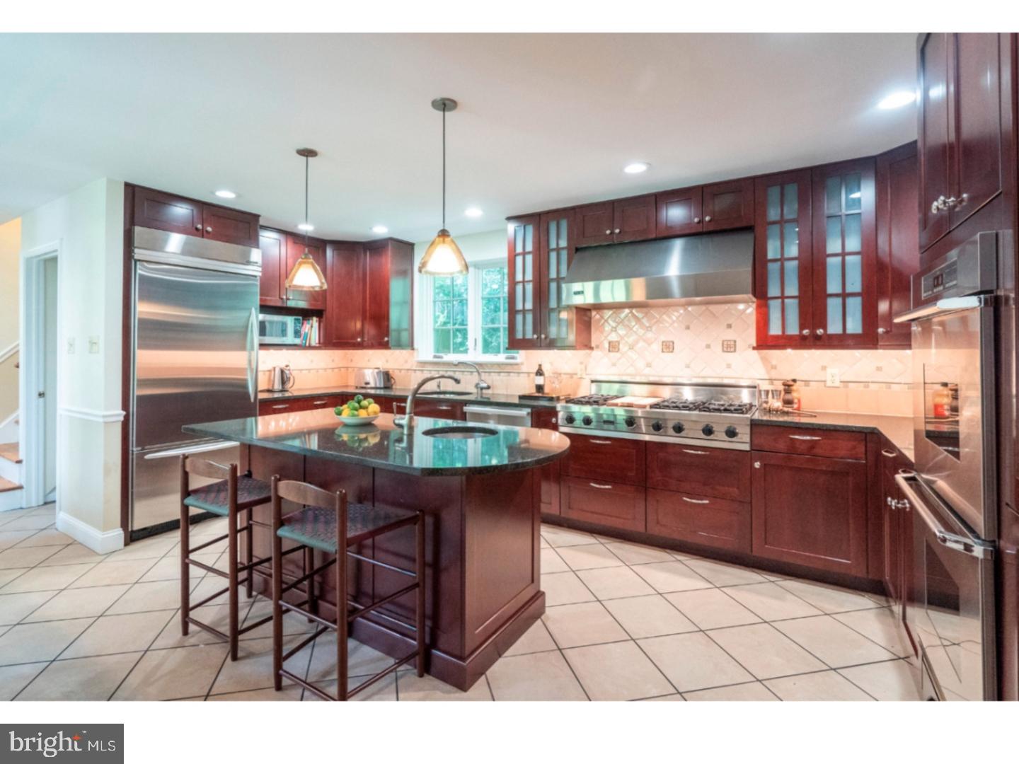 CHESTNUT HILL - Residential