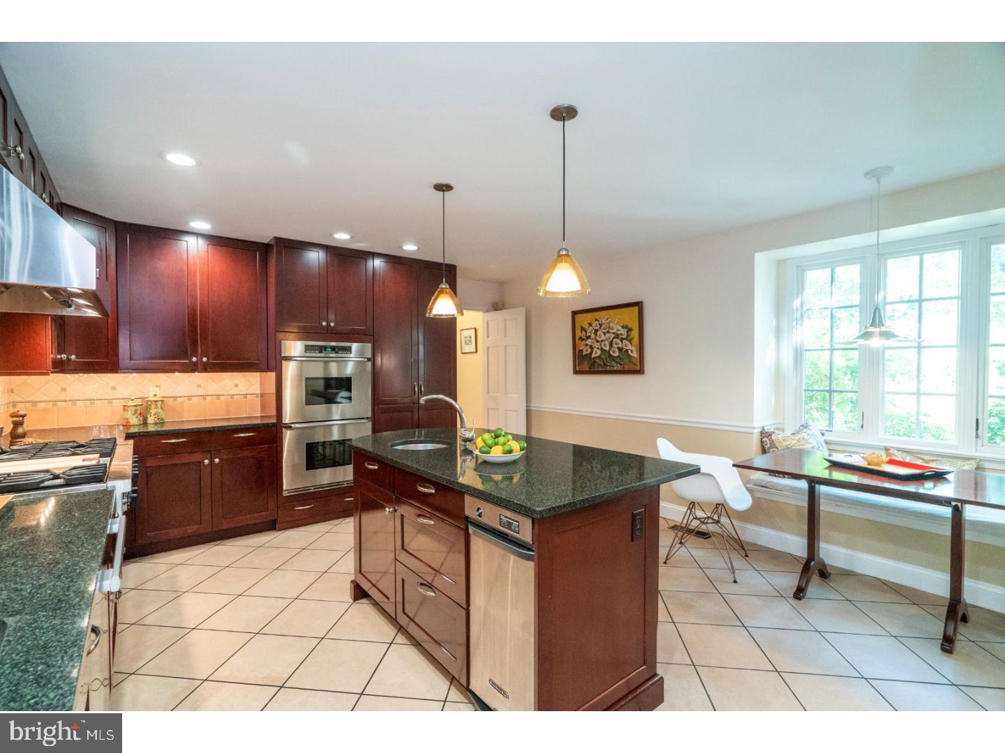 CHESTNUT HILL - Residential