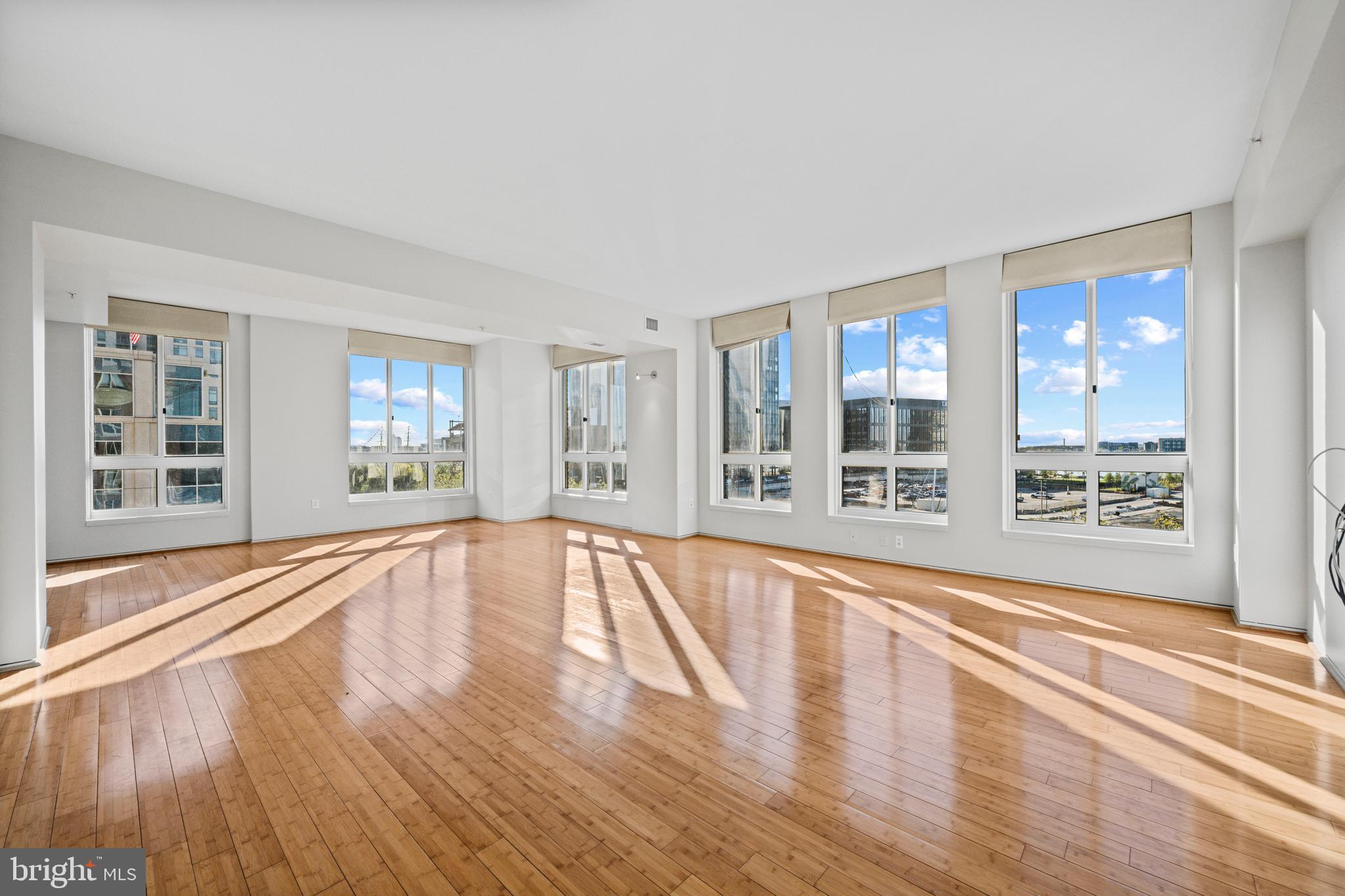 HARBOR EAST - Residential
