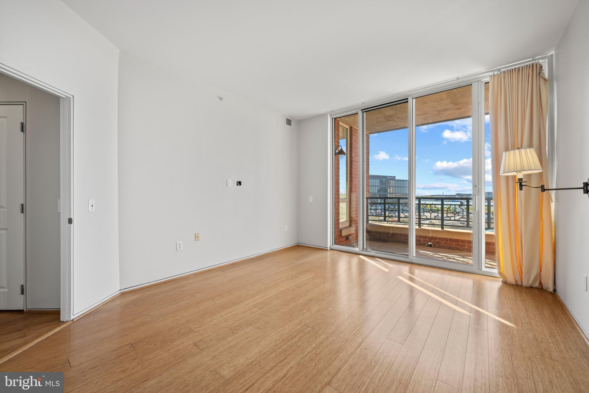 HARBOR EAST - Residential