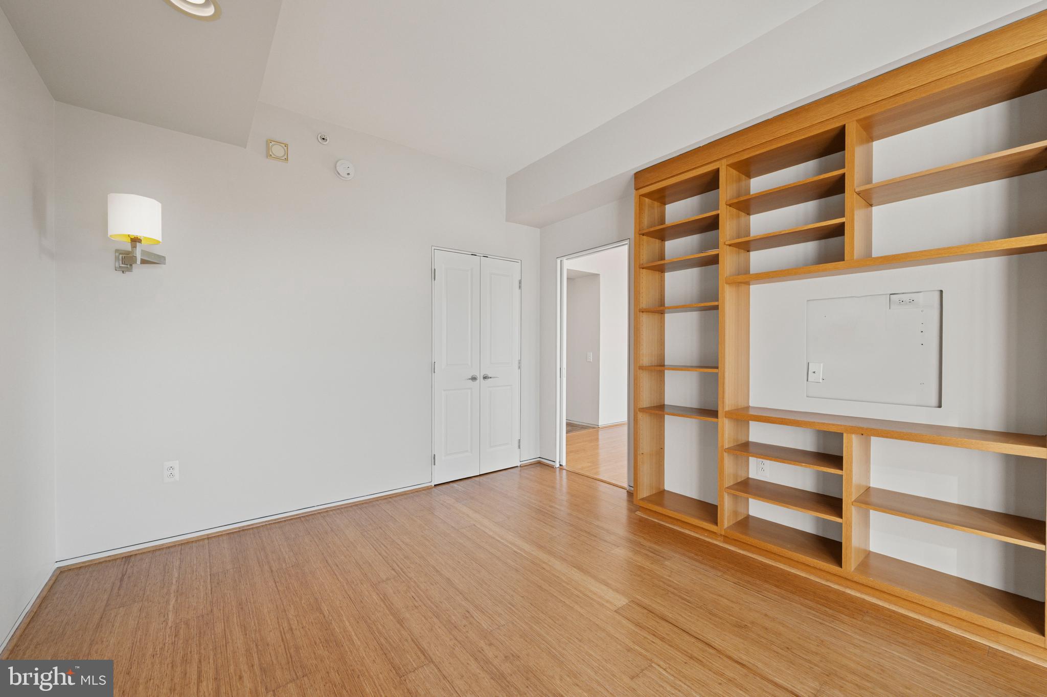 HARBOR EAST - Residential