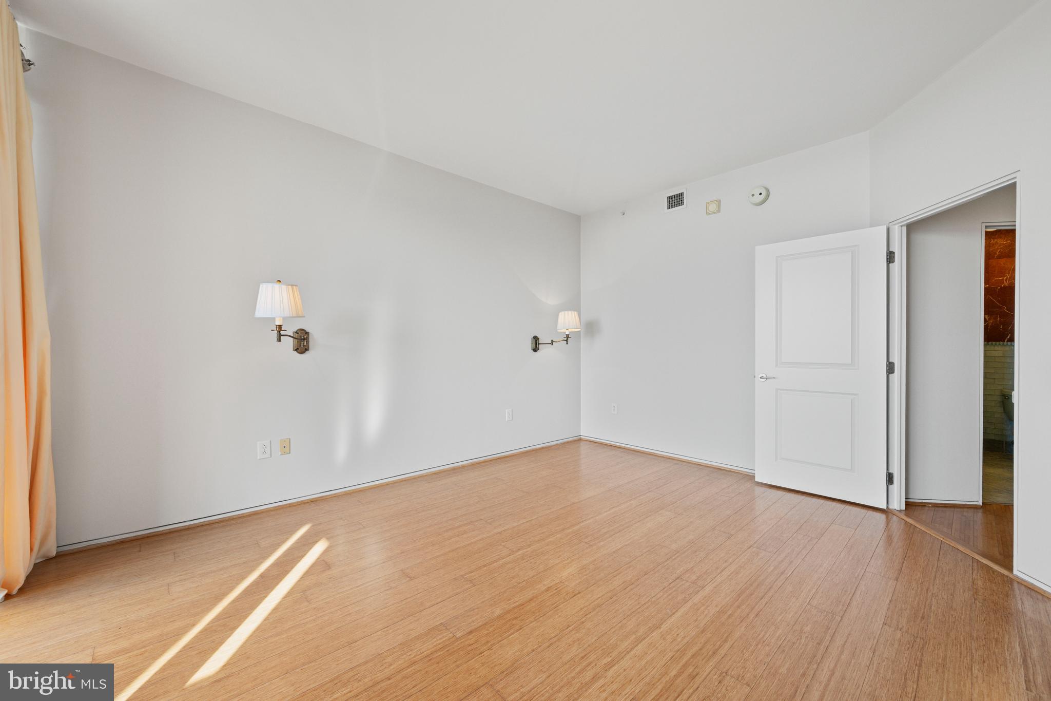 HARBOR EAST - Residential