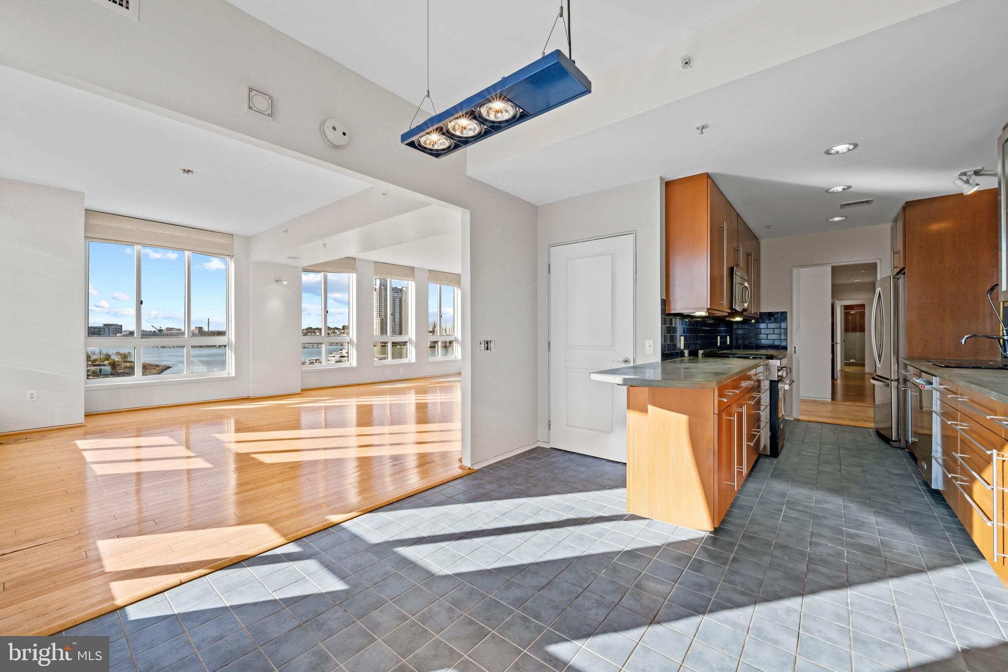 HARBOR EAST - Residential