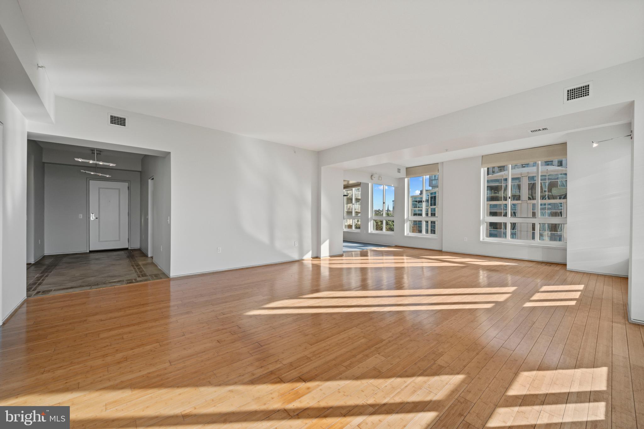 HARBOR EAST - Residential