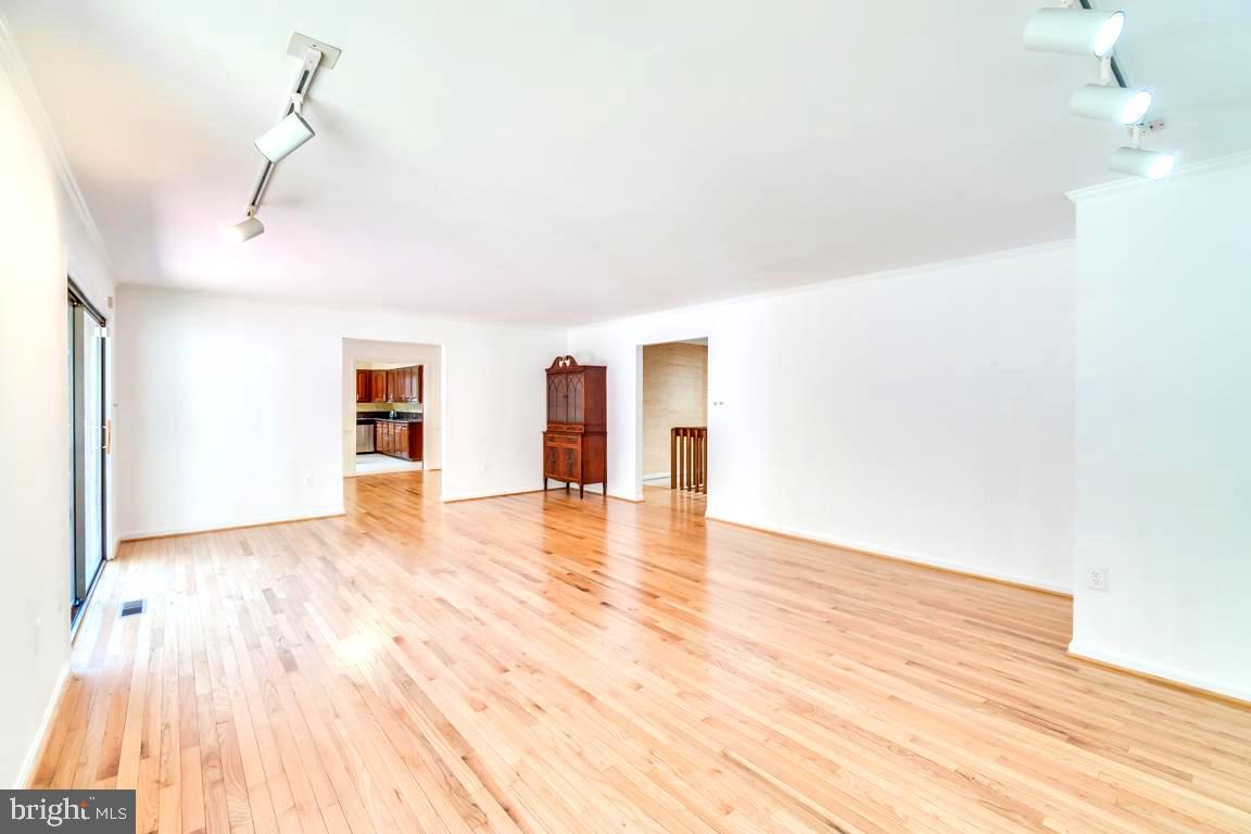 PEACOCK STATION - Residential Lease