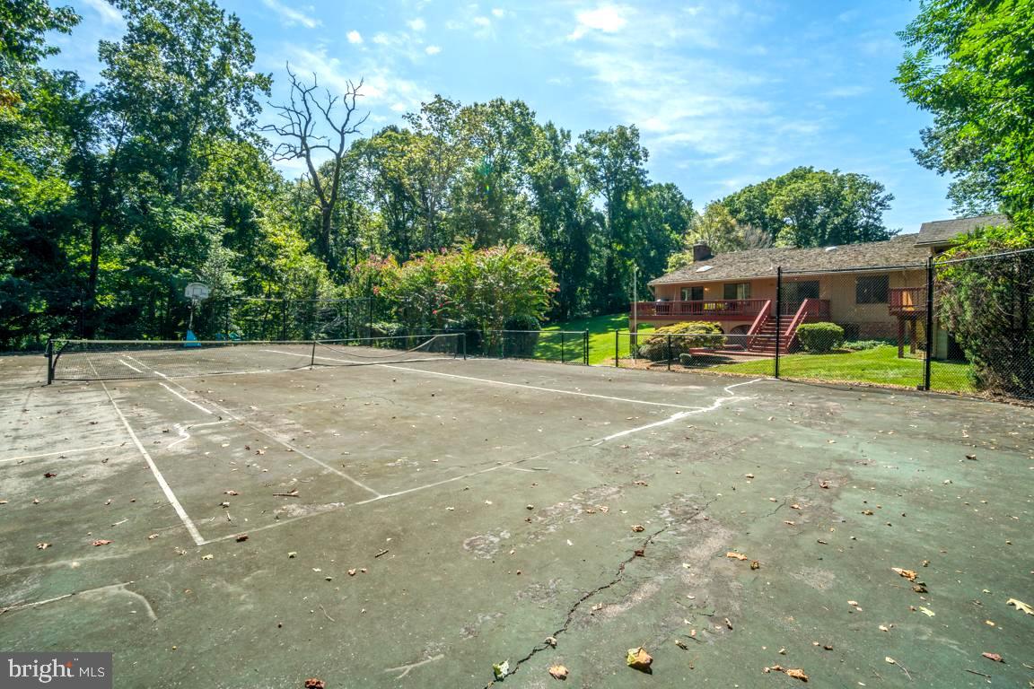 PEACOCK STATION - Residential Lease